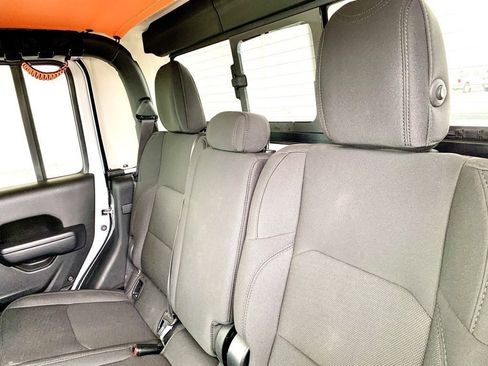 Used 2023 Jeep Gladiator Willys image 15