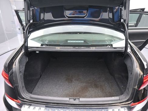 Used 2022 Volkswagen Passat 2.0T SE image 41