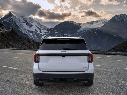 New 2026 Ford Explorer ST-Line w/ ST-Line Street Pack AWD/4WD image 5