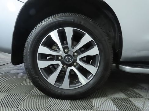 Used 2021 Toyota Sequoia Limited image 33