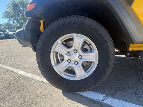 Used 2021 Jeep Wrangler Unlimited Sport AWD/4WD image 9