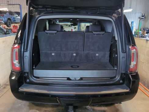 Used 2019 GMC Yukon Denali w/ Denali Ultimate Package AWD/4WD image 27