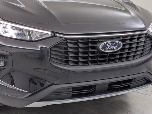 Certified 2025 Ford Escape SE w/ Class II Trailer Tow Package FWD image 39