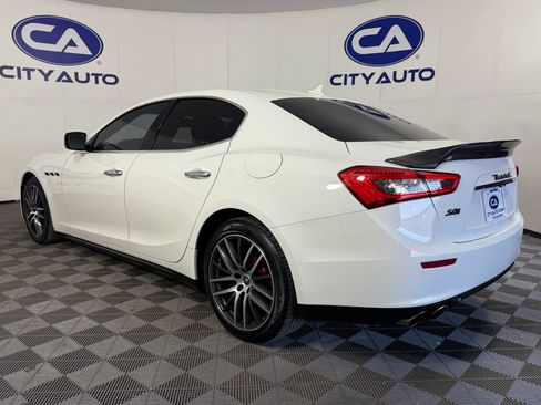 Used 2016 Maserati Ghibli Base image 8