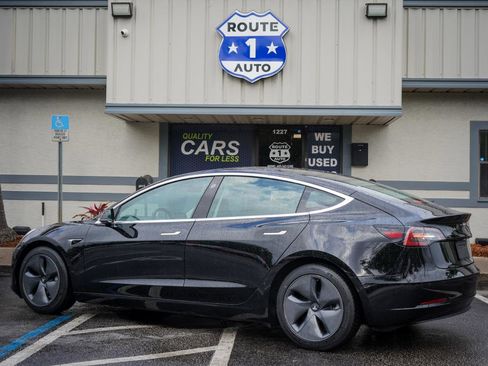 Used 2020 Tesla Model 3 Standard Range Plus RWD image 3