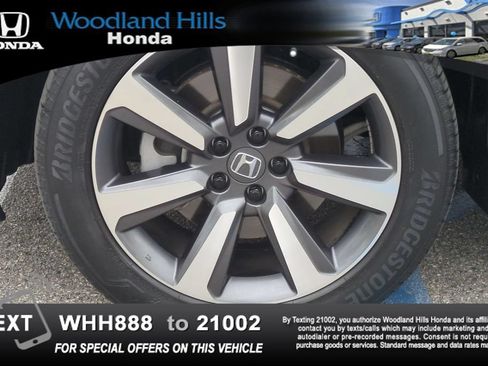 Used 2025 Honda Pilot Elite image 25
