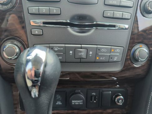 Used 2019 Nissan Armada Platinum w/ Captain's Chairs Package AWD/4WD image 25