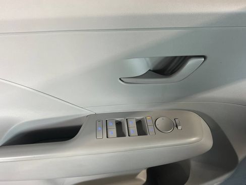 Used 2024 Hyundai Kona SEL FWD image 12