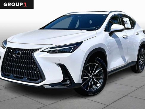 Used 2025 Lexus NX 250 FWD w/ Towing Package (2000 Lbs) image 1
