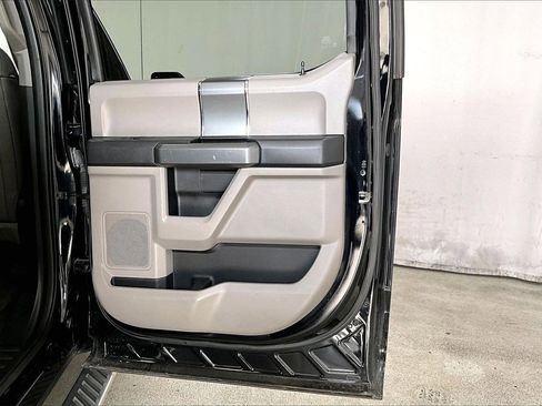 Used 2016 Ford F150 XLT w/ Equipment Group 302A Luxury image 23