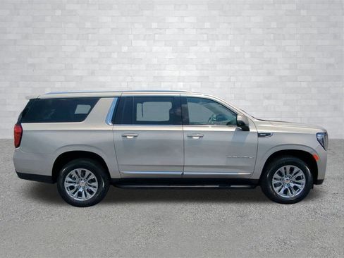 Used 2024 GMC Yukon XL Denali image 9
