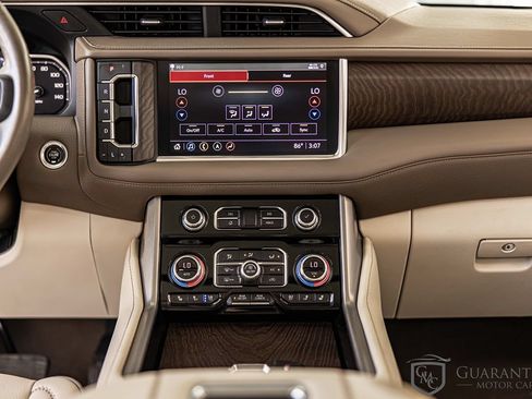 Used 2021 GMC Yukon XL Denali w/ LPO, Illumination Package AWD/4WD image 38