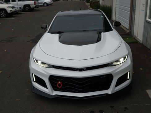 Used 2018 Chevrolet Camaro ZL1 image 28