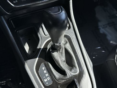 Used 2019 Jeep Cherokee Limited image 23