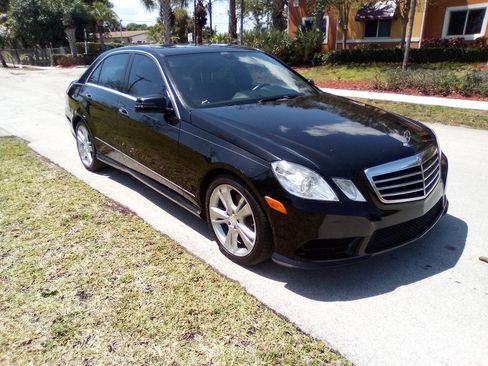 Used 2013 Mercedes-Benz E 350 4MATIC Sedan image 3