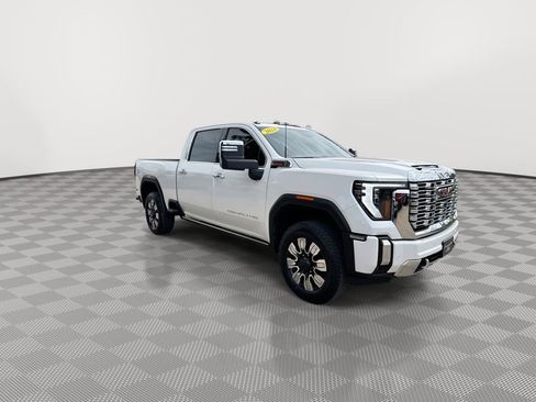 Used 2024 GMC Sierra 2500 Denali w/ Denali Reserve Package AWD/4WD image 2