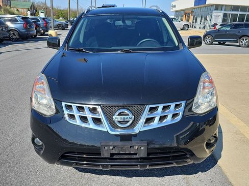 Used 2013 Nissan Rogue SV image 2