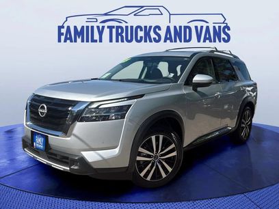 Used 2023 Nissan Pathfinder Platinum