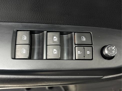 Used 2019 Toyota Highlander XLE AWD/4WD image 41