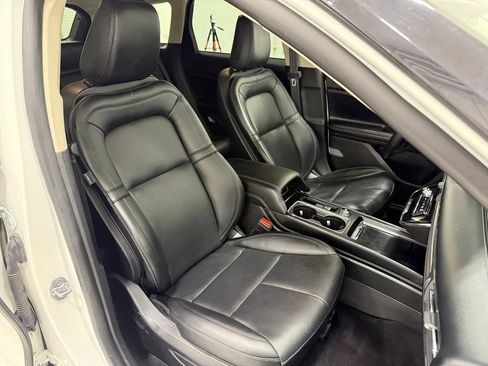 Used 2024 Lincoln Corsair AWD w/ Equipment Group 102A image 27