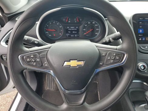 Used 2023 Chevrolet Malibu LT FWD image 19