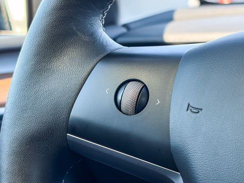 Used 2023 Tesla Model Y Long Range image 21