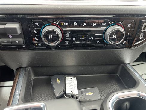 Used 2025 Chevrolet Silverado 1500 High Country image 29