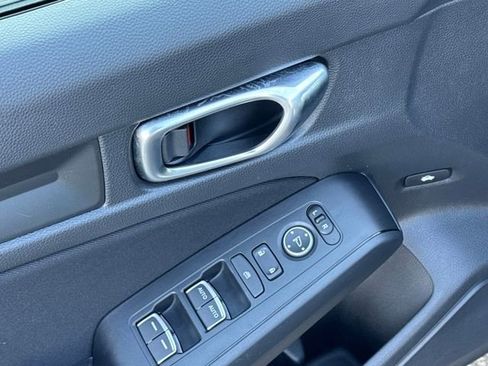 Used 2023 Honda Civic Sport image 5