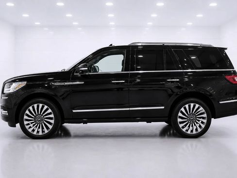 Used 2019 Lincoln Navigator Reserve AWD/4WD image 2