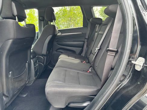 Used 2020 Jeep Grand Cherokee Laredo AWD/4WD image 10