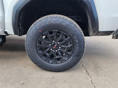 New 2026 GMC Canyon Elevation w/ Convenience Package image 51