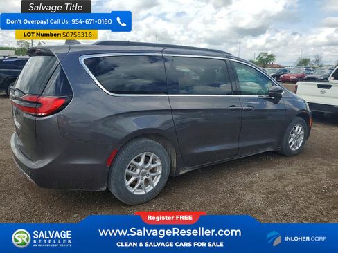 Used 2022 Chrysler Pacifica Touring-L FWD image 4