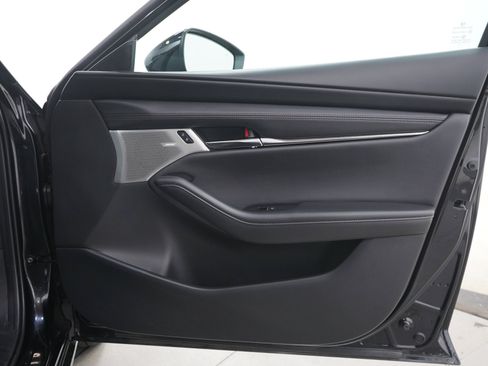 Used 2025 MAZDA MAZDA3 2.5 S Hatchback w/ Premium Pkg FWD image 9