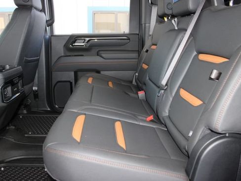 Used 2025 GMC Sierra 2500 AT4 w/ AT4 Premium Plus Package AWD/4WD image 29