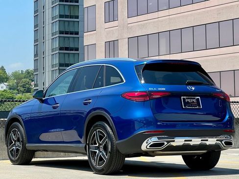 Certified 2026 Mercedes-Benz GLC 300 4MATIC image 5