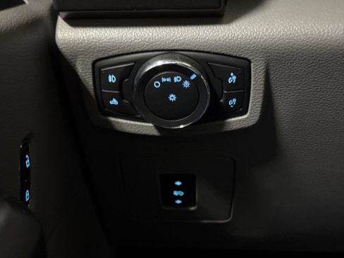 Used 2015 Ford F150 XLT w/ Equipment Group 302A Luxury AWD/4WD image 18