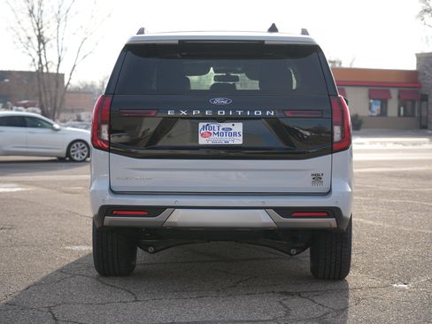 New 2025 Ford Expedition Platinum image 4