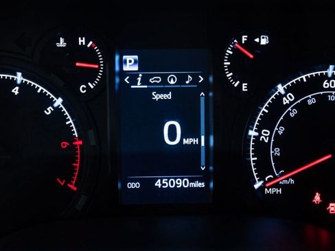 Used 2024 Toyota 4Runner SR5 Premium AWD/4WD image 17