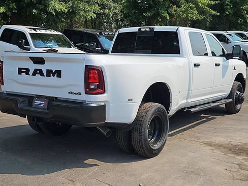 New 2026 RAM 3500 Tradesman AWD/4WD image 7