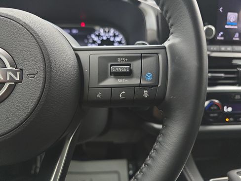 Used 2025 Nissan Pathfinder SV w/ Cargo Package FWD image 15