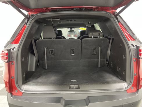 Used 2022 Chevrolet Traverse LT FWD image 18