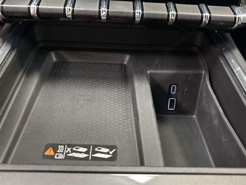 Used 2025 GMC Acadia Elevation FWD image 29