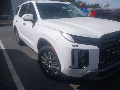 Used 2023 Hyundai Palisade SEL image 2