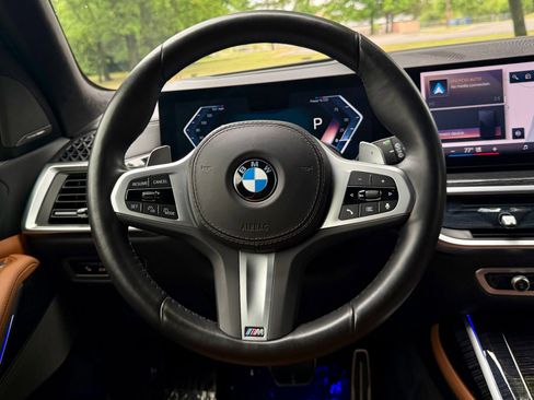Used 2025 BMW X7 xDrive40i w/ M Sport Package AWD/4WD image 37