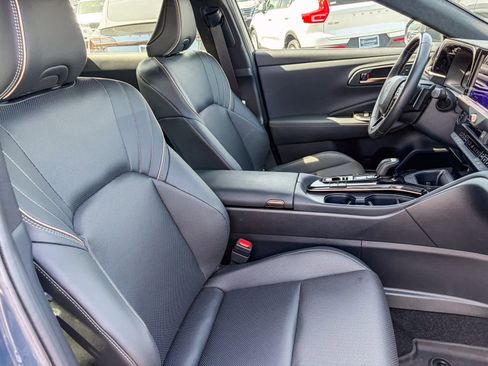 Used 2025 Toyota Crown Signia image 15