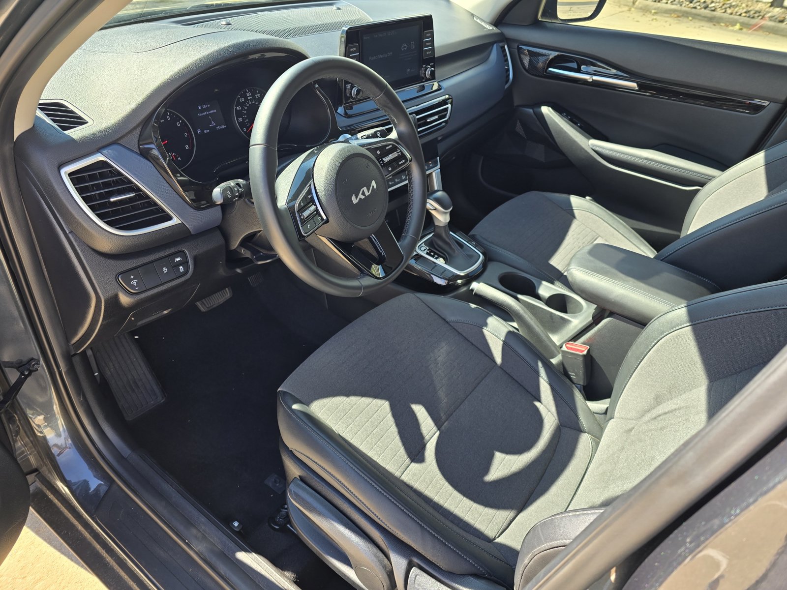 Used 2023 Kia Seltos S FWD image 25