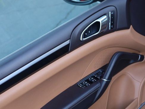 Used 2014 Porsche Cayenne GTS image 22