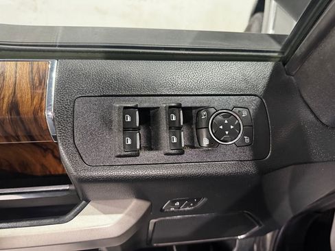Used 2019 Ford F150 Lariat w/ Equipment Group 502A Luxury AWD/4WD image 19