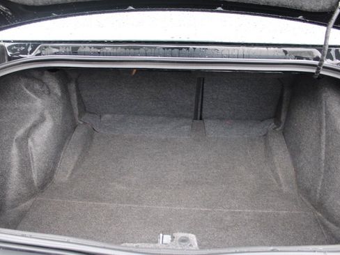 Used 2018 Dodge Challenger SXT image 10