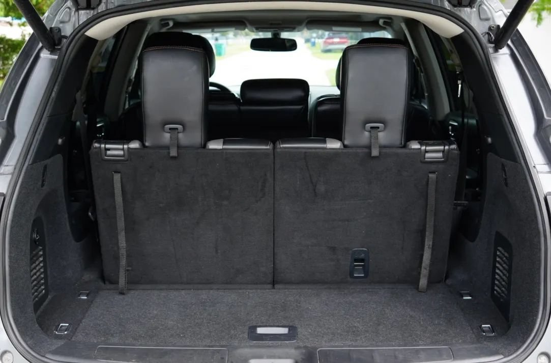 Used 2020 Nissan Pathfinder SL FWD image 16